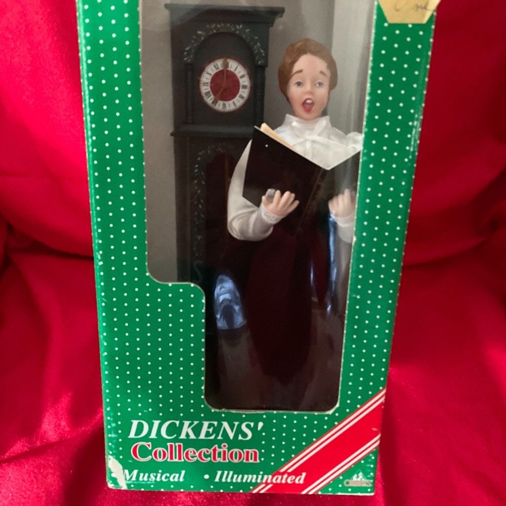 DICKENS Musical Collection, Illuminating.New, never been out of the box.